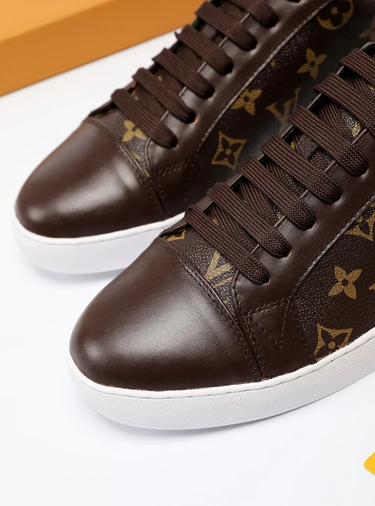 Factory price: 360💰LV official website popular series🔥🔥: 2 production, selected high-end imported cowhide, sheepskin lining sheepskin pads, paired with Louis Vuitton Monogram Ecli men's shoes 💰se canvas and pure black rubber soles, the ultimate simple design, the perfect interpretation of the latest inspiration for shoes, the integration of classics and fashion, high-end quality, worthy of your possession. The bottom car line will never be unglued🏆🏆🏆Welcome all sellers to sell in the picture above. We can send one piece on behalf of you. The code number is 38-44 (45 codes can be customized)